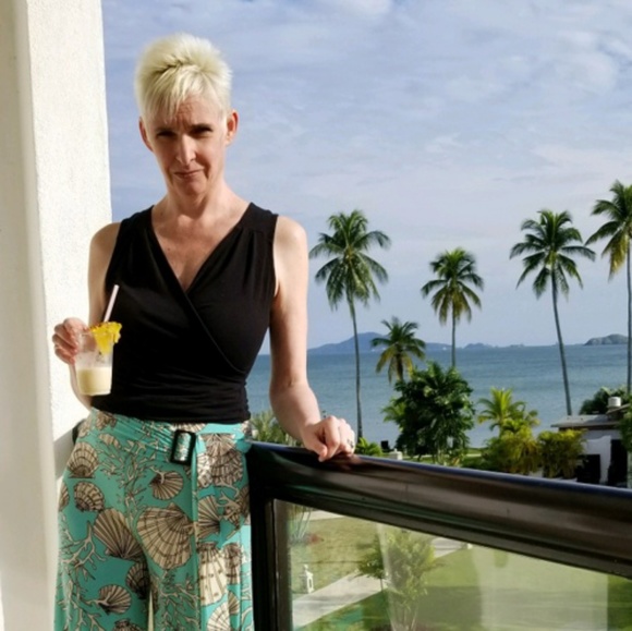 Meet your Posher, Linda - Picture 2 of 3